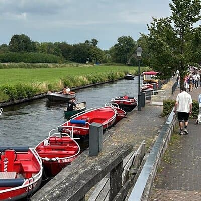 Daytrip Tour from Amsterdam to Giethoorn with boat tour included 3