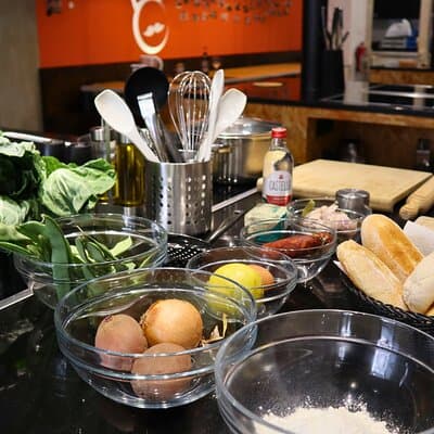 Lisbon: Portuguese street food cooking class with Drinks 3