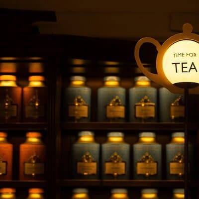 Changing of the Guard & Royal Food Tour with 15+ Tastings 4