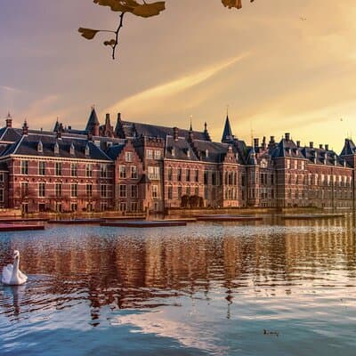 Daytrip Tour from Amsterdam to Rotterdam to The Hague and Delft