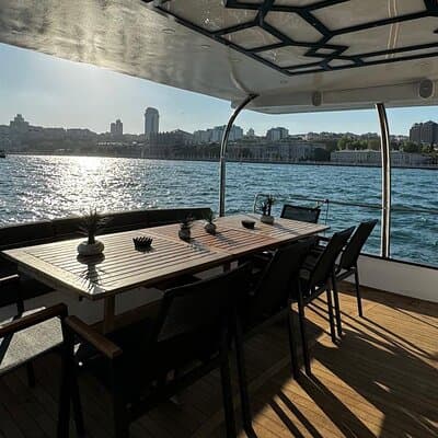 Istanbul Private Luxury Yacht on Bosphorus 25 Meter 82 Feet 5