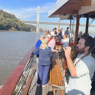 Grand Palisades Fall Foliage Cruise in New York