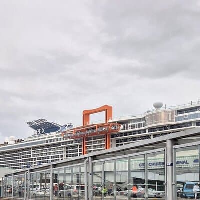 Private Transfer from London to Southampton Port or Hotel