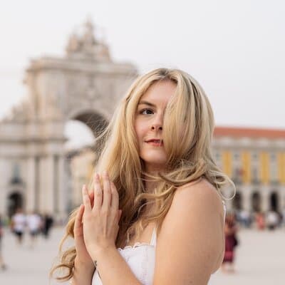 Lisbon Cinematic Photoshoot with Top-Rated Photographer 2