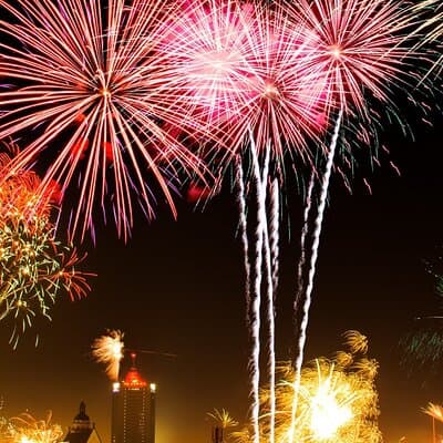 New Year's Eve Pub Crawl With Optional Club Entrance 2