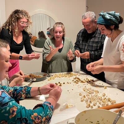 Istanbul Vegan/Vegeterian Cooking Class with Locals at Home