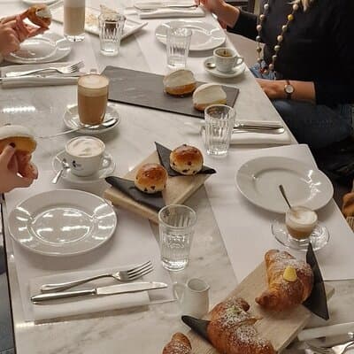 Trastevere Breakfast to Lunch Food Tour: Coffee, Maritozzi & Wine 2