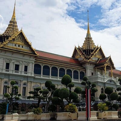 Amazing Bangkok City and Temple Tour with Local Guide 4