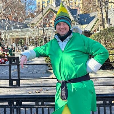 Elf and Home Alone 2 Movie Locations Tour in Central Park 2