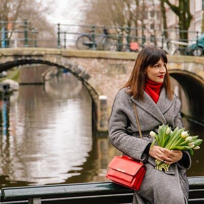 Personalized Amsterdam Photoshoot with Professional Photographer 3