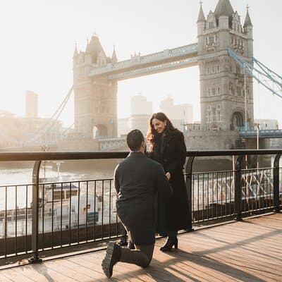 Iconic London Portraits Tour with Expert Local Photographer 4