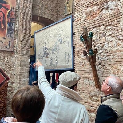 Private Dalí’s World Wine and Cava Tour with Hotel pick-up from Barcelona 2