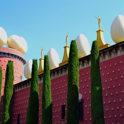 Salvador Dalí Museum, House & Cadaqués Ultimate Semi-Private Tour 4