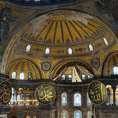 Hagia Sophia, Basilica Cistern and Grand Bazaar Tour in Istanbul 2