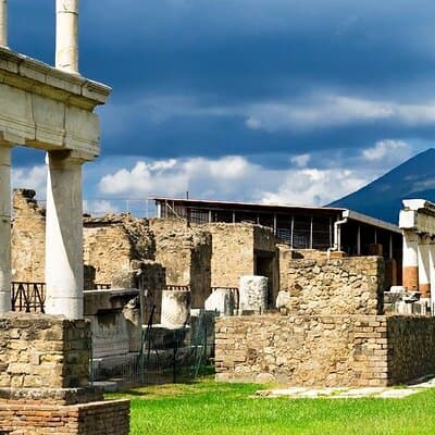 Rome Airport to Pompeii Tour with drop off Sorrento and Positano 4