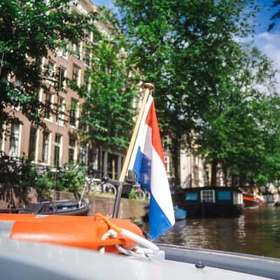 Amsterdam Open Boat Tour with Local Guide 5