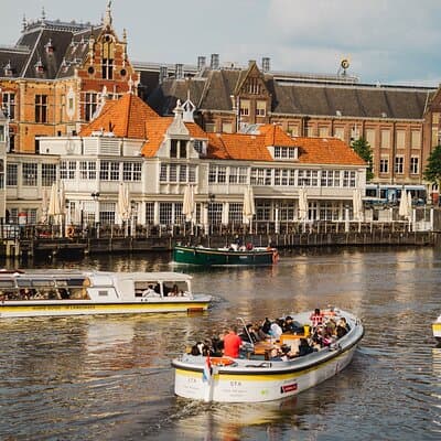 Amsterdam Open Boat Tour with Local Guide