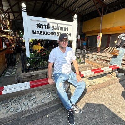 Private Maeklong Railway and Floating Market Highlight Tour 4