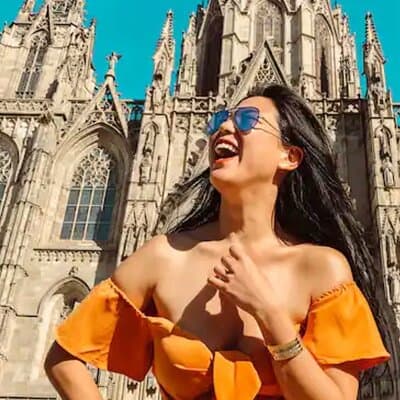 Professional Photoshoot Tour - Barcelona's iconic locations