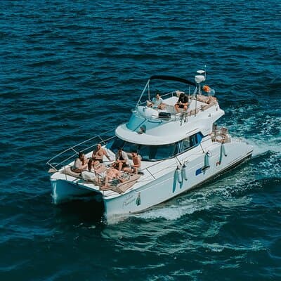 3 Hours Private Tour with Dives in Catamaran in Lisbon