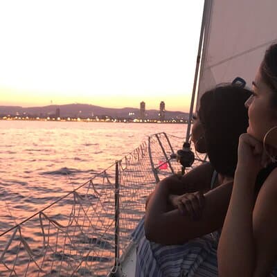 Barcelona Sunset Private Sailing & Live Spanish Guitar & open Bar 4