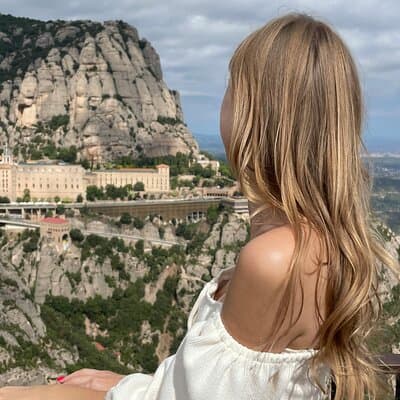 Montserrat Tour: Lunch and Winery Visit with Free Hotel Pickup