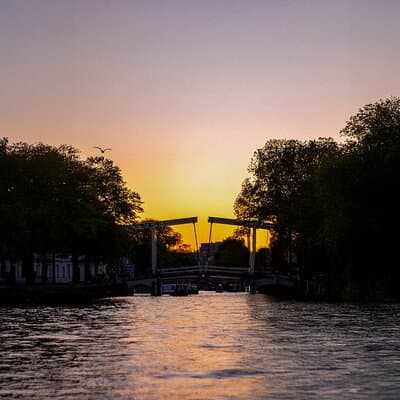 Amsterdam Evening Cosy & Small Cruise & Drinks and Bites - Sunset 5