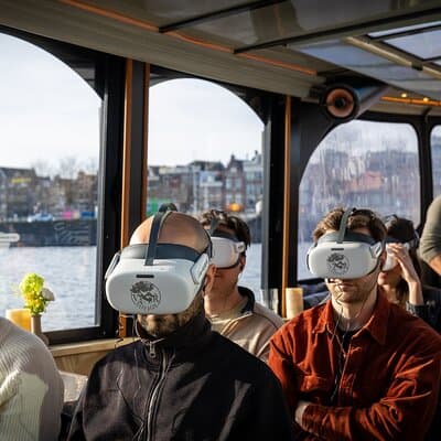 Amsterdam: Luxury Canal Cruise with Historic VR Experience 3