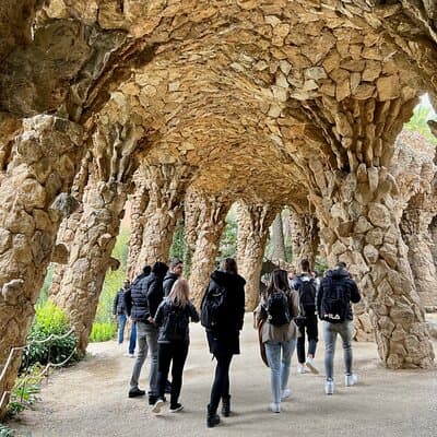Max 6 People Full-Day Tour Barcelona, Sagrada Familia, Parc Guell 4