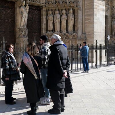 Paris Notre-Dame Cathedral Inside Guided Tour plus Neighborhood 3