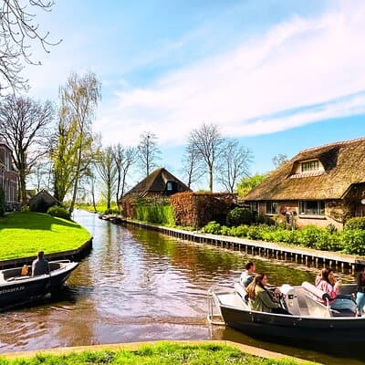 Giethoorn and Zaanse Schans Tour With Local Guide