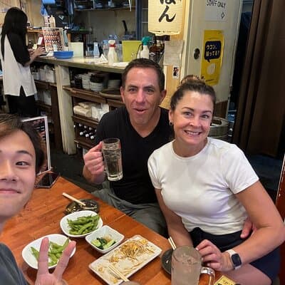 Tokyo: Private Shibuya Bar Crawl Tour -3 Drinks & Local Foods-