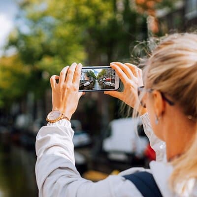 Amsterdam Historic City: a Self-Guided Augmented Reality Tour 2