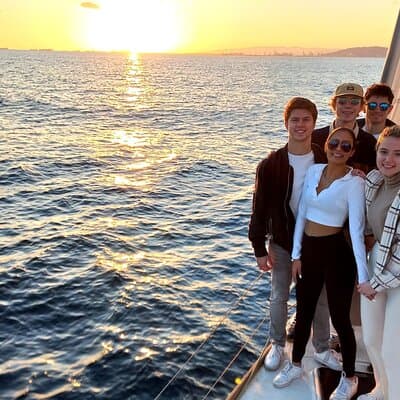 Luxury Private Sunset Cruise in Barcelona – Open Bar Included