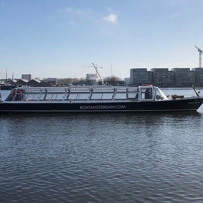 Amsterdam Classic Canal Cruise with Live Guide and Two Drinks 4
