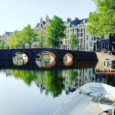 Morning Canal Cruise Amsterdam in Small-Group 4