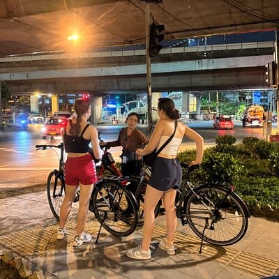 Bangkok: Discover Thonburi by Night: Evening City Bike Tour 4