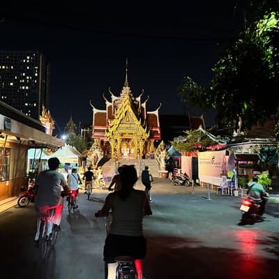 Bangkok: Discover Thonburi by Night: Evening City Bike Tour
