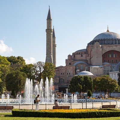 Istanbul: Full Day Private Guided Tour of Iconic Landmarks