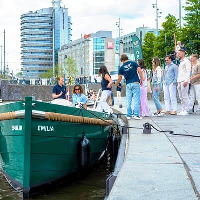 Amsterdam Canal Cruise with Local Guide and Small Group