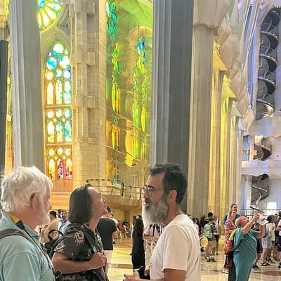 Small Group Tour in Barcelona Sagrada Familia with Tickets 2