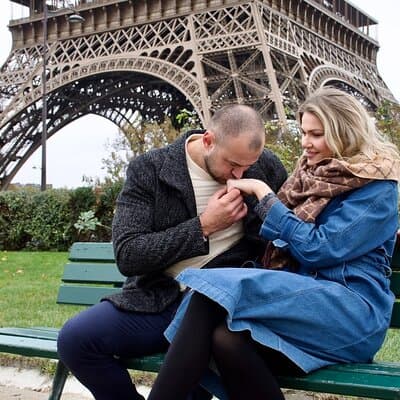Paris: Luxury Private Photo Eiffel Tower & Louvre pyramid 4