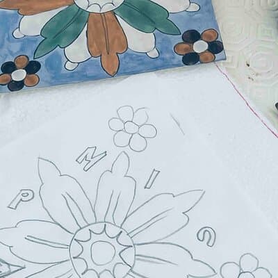 Paint tiles and create unique pieces in an art gallery in Lisbon 2
