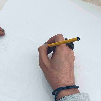 Paint tiles and create unique pieces in an art gallery in Lisbon 3