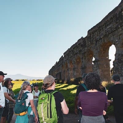 Urban Hike to the Aqueduct Park in Rome