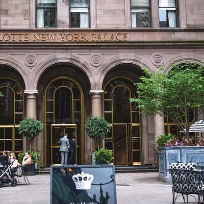 Gossip Girl Private Guided Pedicab Tour 3