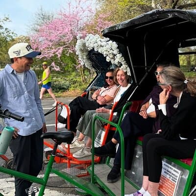 First Class Central Park Tour – Iconic Views & VIP Photo Moments 3