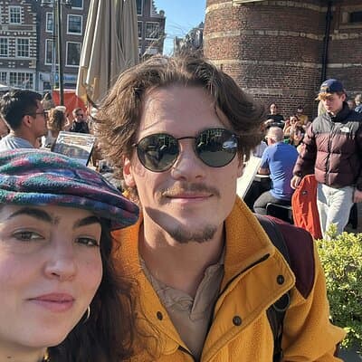 Romantic Amsterdam: Fairytale or Tragedy? Self-Guided PuzzleQuest 2