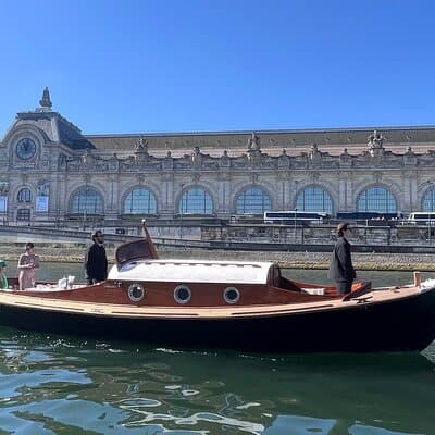 Paris Private Boat Tour with Champagne 2
