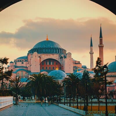 Istanbul Landmarks: Hagia Sophia, Blue Mosque & Basilica Cistern 2
